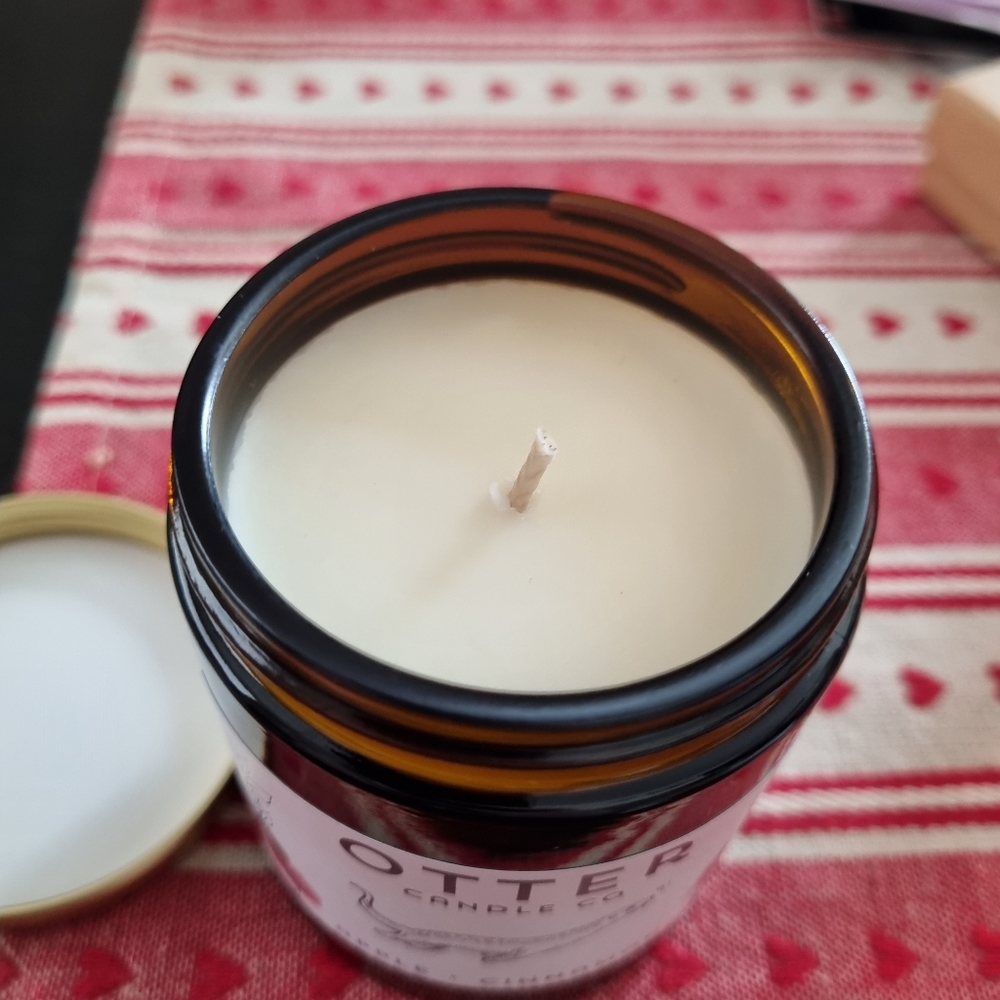 Otter candle co apple and cinnamon jar candle - Picture 2 of 3